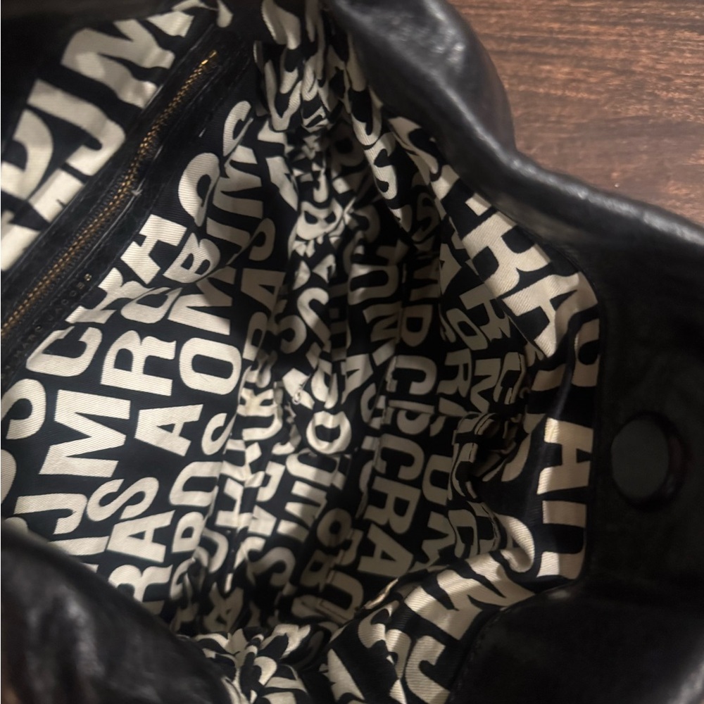 Marc JacobsTwisted Q Lil Riz Hobo Like New - Picture 5 of 7